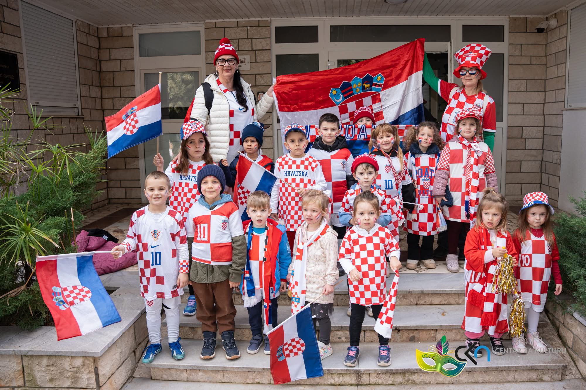 29efc819-4cb0-4190-a57e-0657229b1d7c